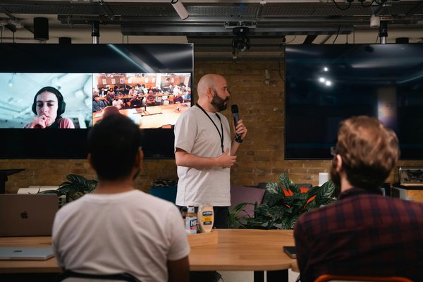 Se former à l'intelligence artificielle : parcours, outils et opportunités