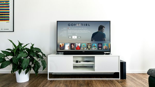 Comment configurer un système de son surround pour une expérience de home cinéma immersive ?
